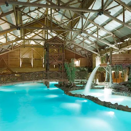 Davy Crockett Ranch מלון דירות