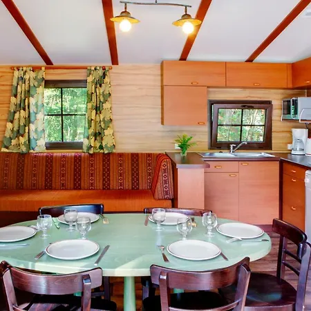 Aparthotel Davy Crockett Ranch Villeneuve-le-Comte